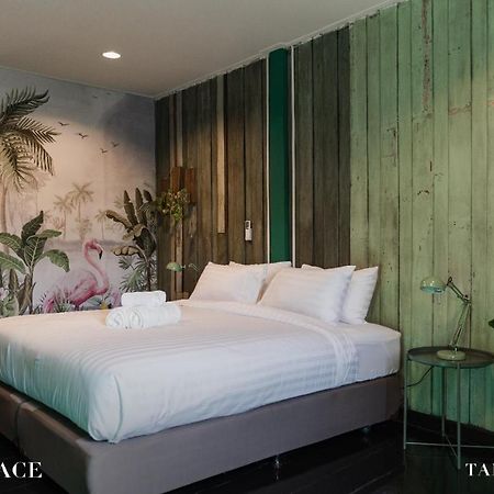Tang House Hostel Bangkok Exterior photo
